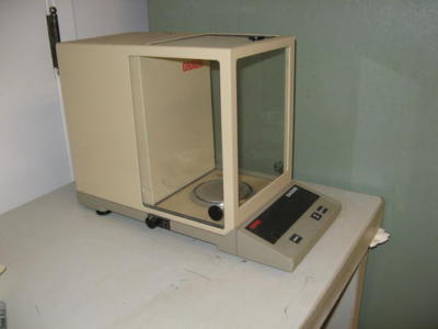 Ohaus analytical laboratory scale GA200D very good cond