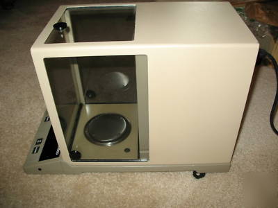 Ohaus analytical laboratory scale GA200D very good cond