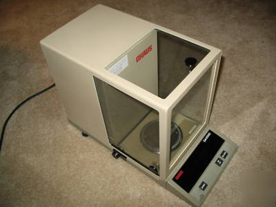 Ohaus analytical laboratory scale GA200D very good cond