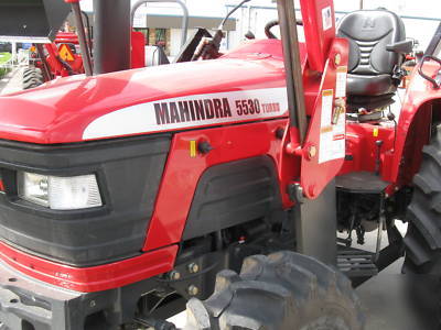 Mahindra 5530 4WD with front end loader 