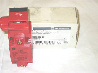 New XCSB703 square d safety limit 10A switch xcs-B703