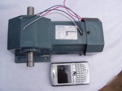 Nissei-gtr dual shaft gearmotor hlmn-18T-160-S40 100V