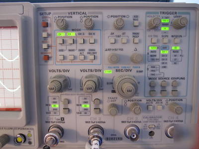 Tektronix 2465B 400MHZ 4 channel oscilloscope w/ manual