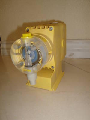 New lmi milton roy A371-156 in box metering pump