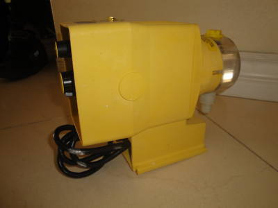 New lmi milton roy A371-156 in box metering pump
