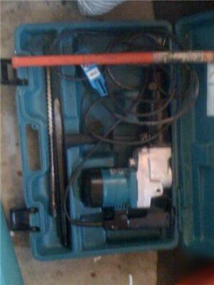 Makita HR3851 10 amp 1-1/2-inch rotary hammer + extra