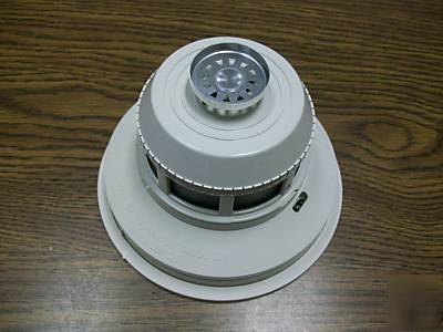 2424AT direct wire photoelectronic w/ fixed heat smoke 