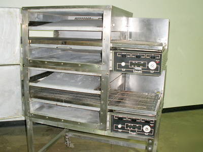Lincoln impinger 1132 electric pizza conveyor oven 