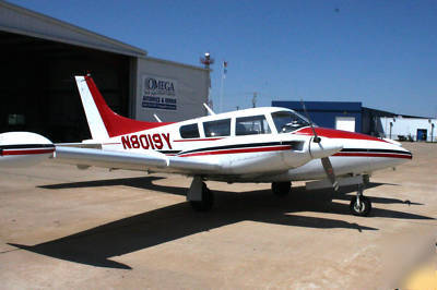 1966 piper pa-30 twin comanche airplane 