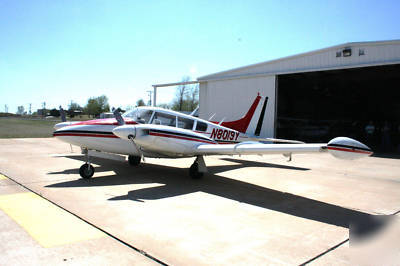 1966 piper pa-30 twin comanche airplane 