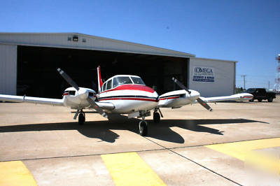 1966 piper pa-30 twin comanche airplane 