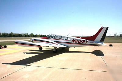 1966 piper pa-30 twin comanche airplane 