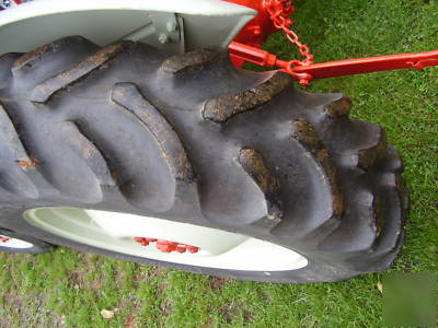 New ford farm tractor 8N 1952 paint all good tires