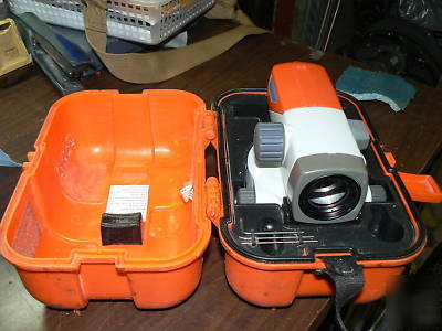 Sokkia C32 automatic level w/ geo shack tripod