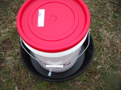 Chicken & poultry feeder 30LBS rubber base no waste