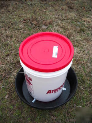 Chicken & poultry feeder 30LBS rubber base no waste