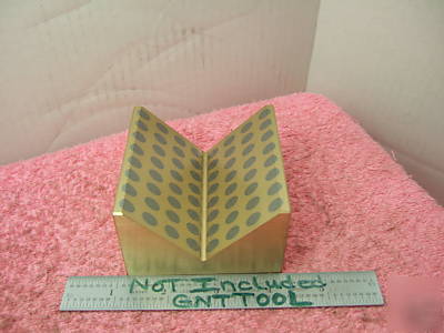 Magnetic v-block brass with steel pins absolutely mint