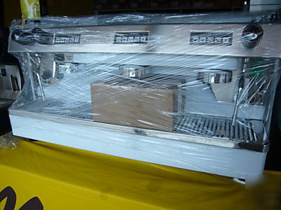 New * * 3 group espresso/expresso machine 