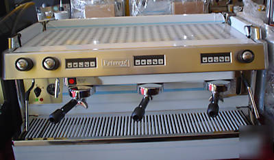 New * * 3 group espresso/expresso machine 