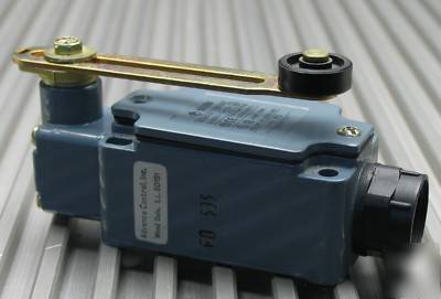 New pizzato type fd 535 roller arm limit switch no/nc 