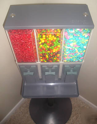 Vendstar 3000 bulk candy vending machine - with extras