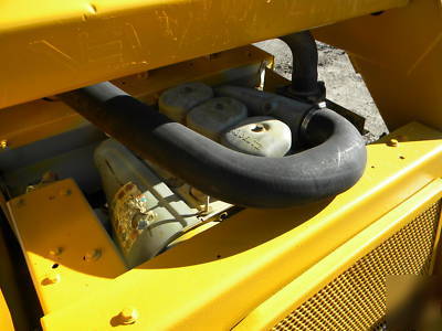 New L775 holland.. runs strong with 2 speed 