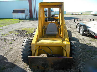 New L775 holland.. runs strong with 2 speed 