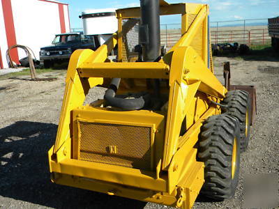 New L775 holland.. runs strong with 2 speed 