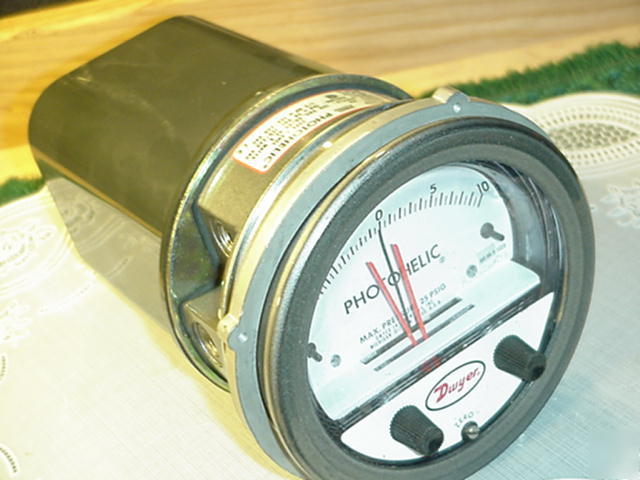 New dwyer A3320 photohelic pressure switch 10-0-10 