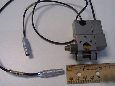 Piezosystem jena precision translator with strain gauge