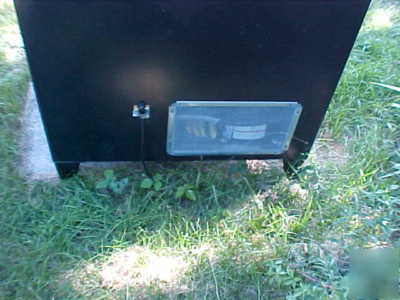 Liberty 24 hour bait shop: live bait & tackle vending