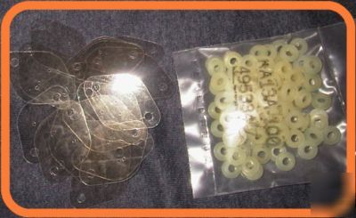 50 fine mica insulators (TO3) + 100 plastic standoffs