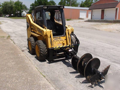  4640 turbo gehl skid steer with skid steer mount