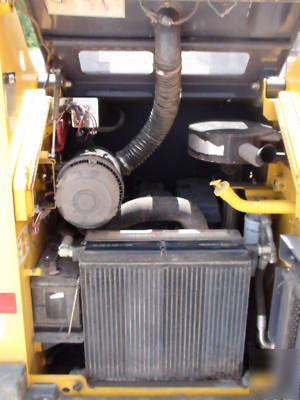  4640 turbo gehl skid steer with skid steer mount