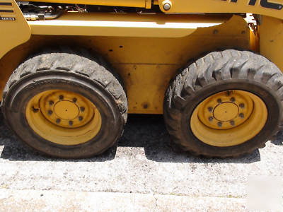  4640 turbo gehl skid steer with skid steer mount