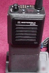 Motorola MT1000 5 watt 29 - 36 mhz low band 99 freq lcd
