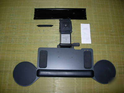 Humanscale 900 keyboard tray, 2G arm, dual mouse - nice