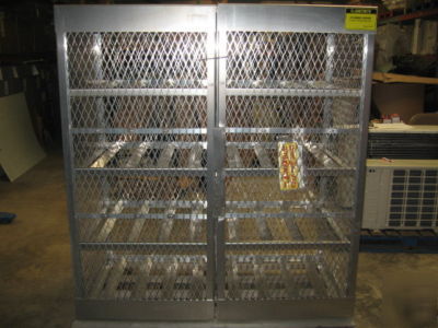 Just rite 23005 horizontal propane cylinder locker
