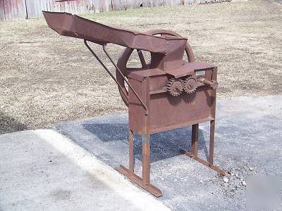 Ear corn slicer crusher chopper - iron hit miss sheller