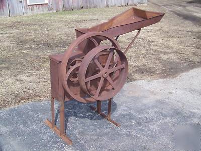 Ear corn slicer crusher chopper - iron hit miss sheller
