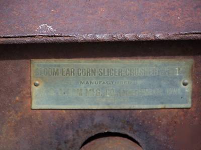Ear corn slicer crusher chopper - iron hit miss sheller