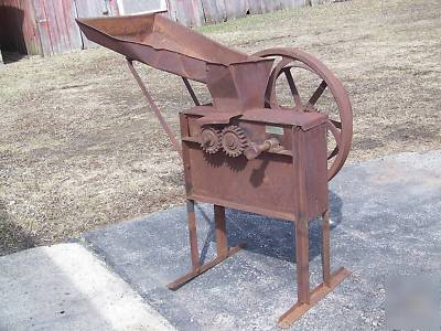 Ear corn slicer crusher chopper - iron hit miss sheller