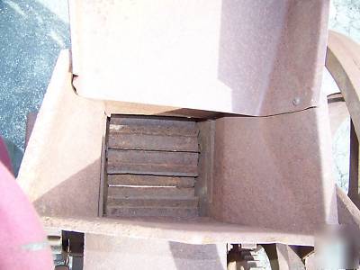 Ear corn slicer crusher chopper - iron hit miss sheller