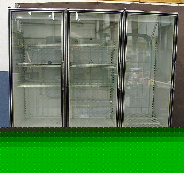Master-bilt commercial display 3-door refrigerator bmg-