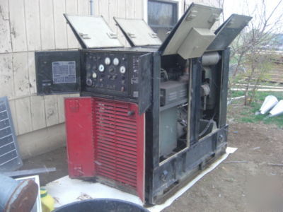 15KW / 30KW â€“ 60HZ/400HZ diesel military generator