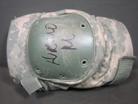 G.i. issue hq acu knee pads, 5 pairs- med. (ltp)