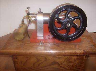 Maverick - hit & miss model engine designed by duclos 