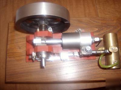 Maverick - hit & miss model engine designed by duclos 