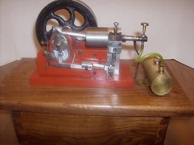 Maverick - hit & miss model engine designed by duclos 