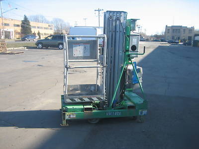 2001 genie IWP25 man lift 25' deck hgt 31' work hgt 12V